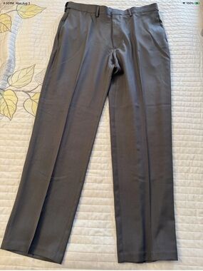 Haggar Dress Pants Mens 38x 32 Gray Premium Comfort Flat Front Career